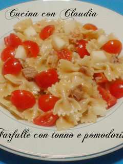 Una foto de Pasta con atún, tomatitos y mozarella