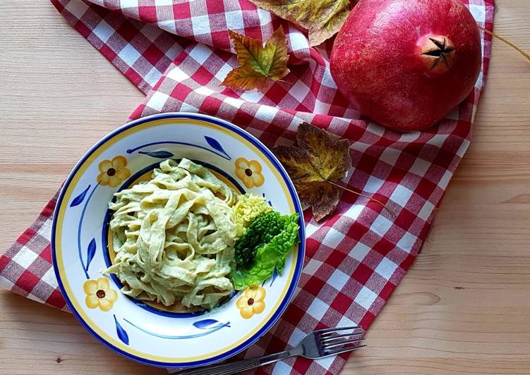 Steps to Prepare Any-night-of-the-week Tagliatelle con crema di verza, feta e noci
