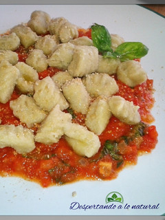 Una foto de Ñoquis de batata con salsa de tomates (sin gluten)
