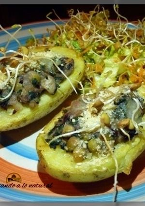 Una foto de Papas rellenas con espinaca y champiñones