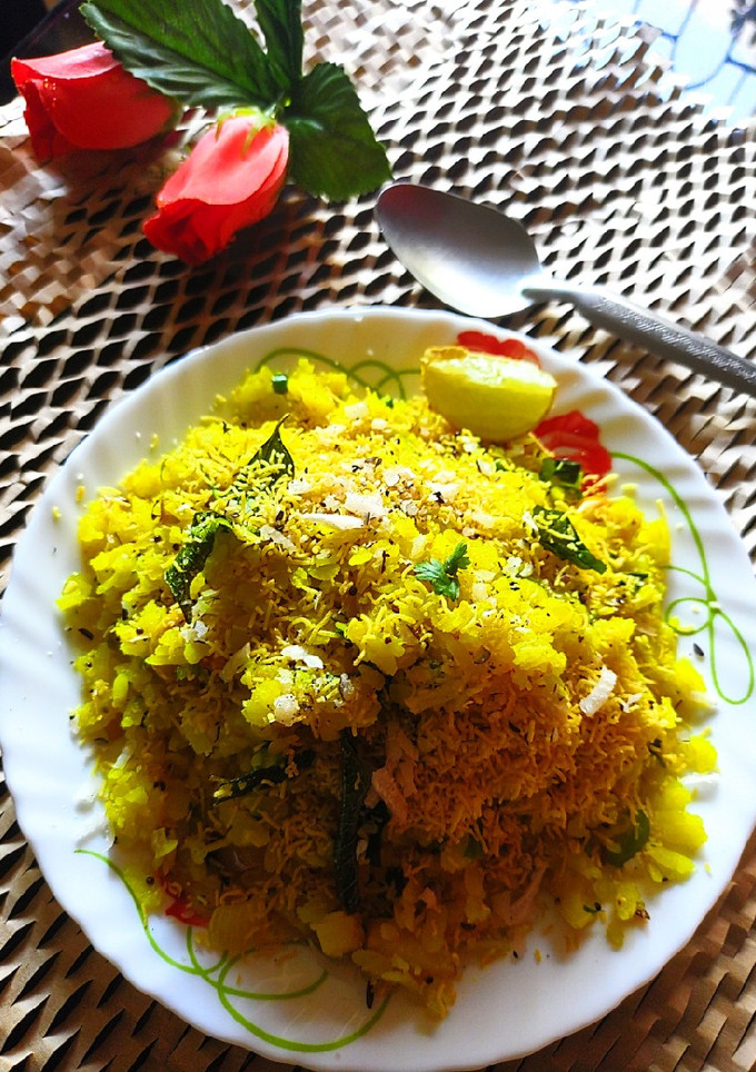 A picture of Kanda Batata Poha.