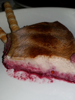 Una foto de Quesillo con moras