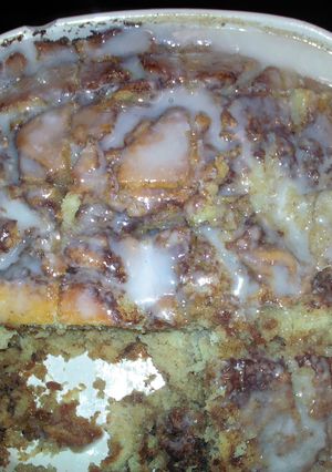 A picture of Cinnamon Roll Cake.