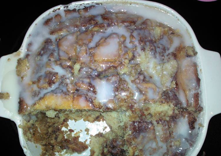 Cinnamon Roll Cake