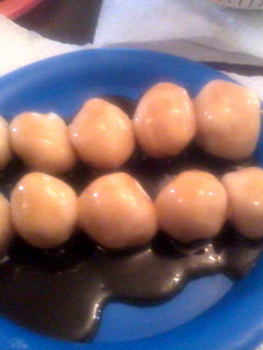 A picture of Mitarashi Dango.