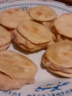 Una foto de Chilenitos saludables con merengue light de café