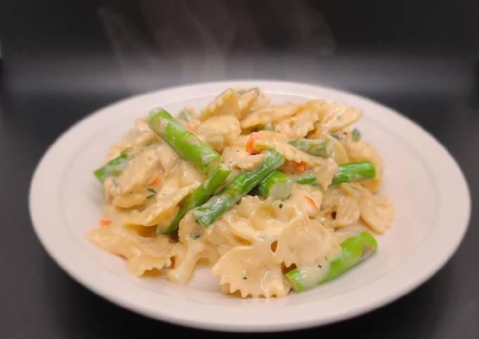 Recipe of Speedy Creamy Garlic Pasta