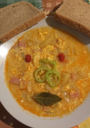 Tarjás savanykás leves recept fotója