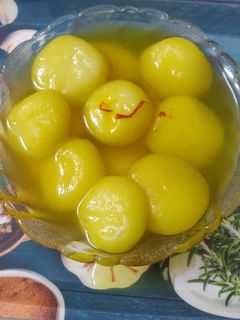 કેસર રસગુલ્લા (Kesar Rasgulla Recipe in Gujarati) રેસીપી મુખ્ય ફોટો