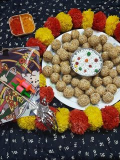 तिळगुळ लाडू (Tilgul Ladoo Recipe In Marathi) रेसिपी चे मुख्य फोटो