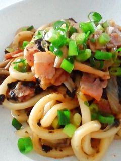 A picture of Easy and Delicious Lunch: Nori Butter Soy Sauce Stir-Fried Udon.