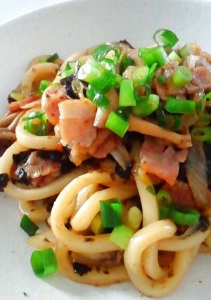 A picture of Easy and Delicious Lunch: Nori Butter Soy Sauce Stir-Fried Udon.