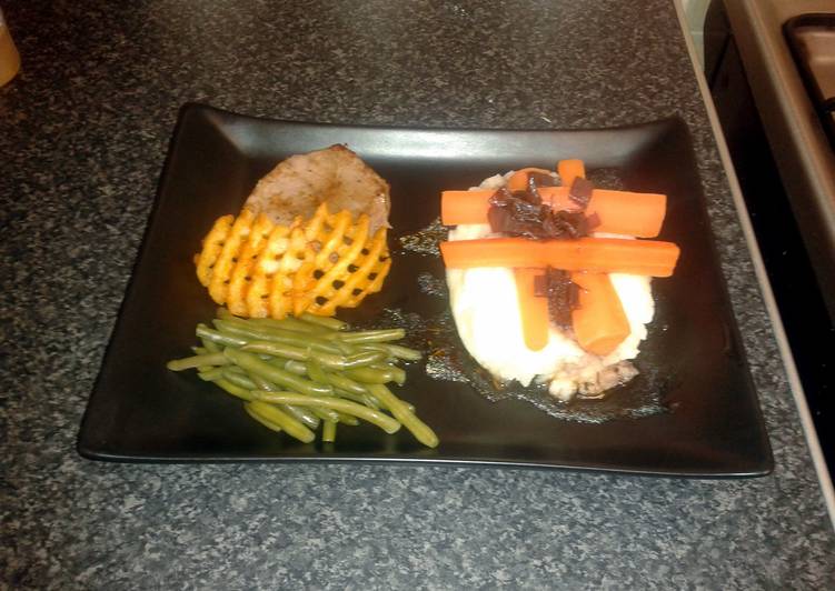 Recipe of Speedy steak medallion with red wine reduction, crispy slice, butter mash &amp; veg