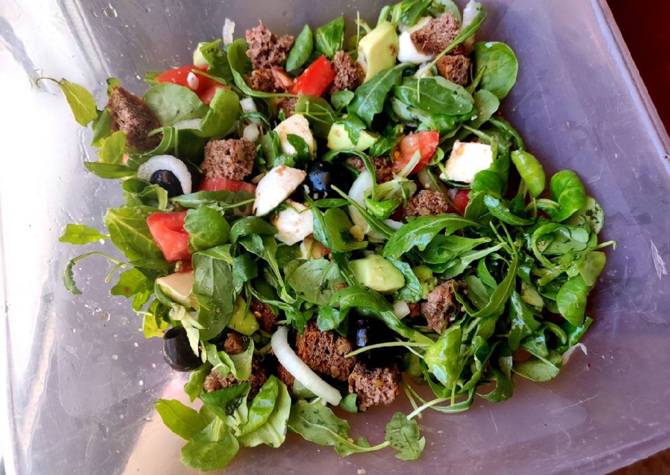 Ensalada panzanella italiana diferente