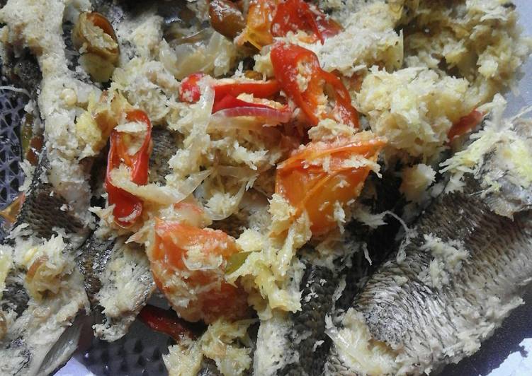 Resep Haruan Tuup Banyiur (Gabus Tumis Kelapa) | Bahan Membuat Haruan Tuup Banyiur (Gabus Tumis Kelapa) Yang Lezat