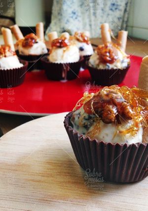 Una foto de Gelado com nozes caramelizadas