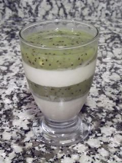 Una foto de Copa de yogur con kiwi