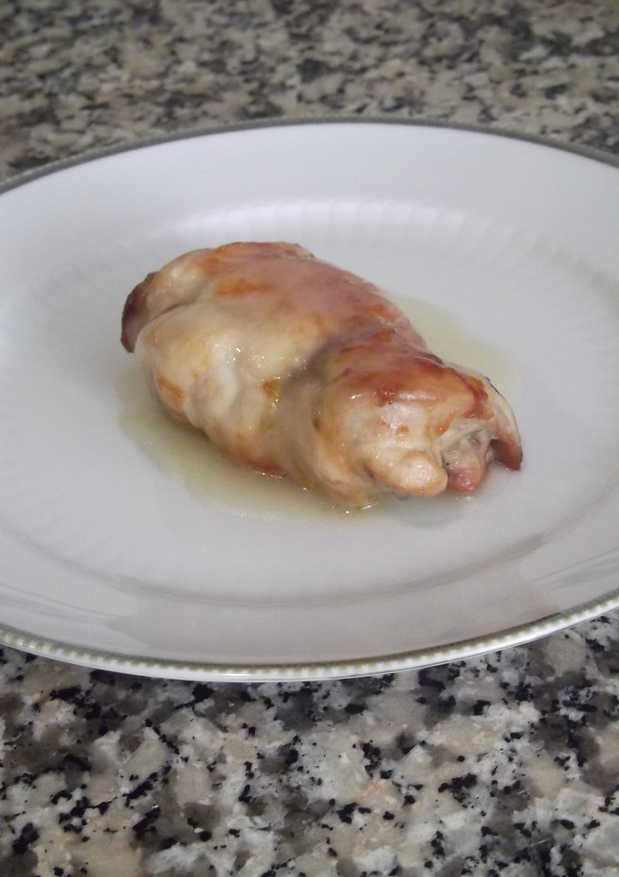 Una foto de Pollo al horno con su jugo