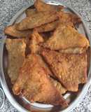 Filetes empanados y buñuelos