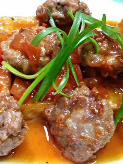 Hình của món Đậu khuôn và thịt viên sốt cà chua.