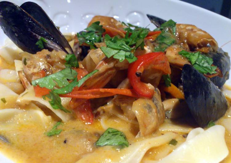 Recipe of Favorite prawn and mussle pasta