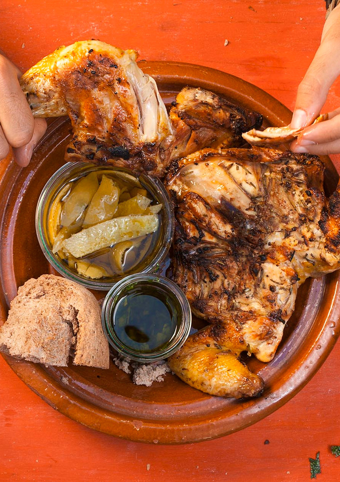 Una foto de Pollo al romero y limón