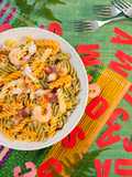 Ensalada de pasta, langostinos y jamón