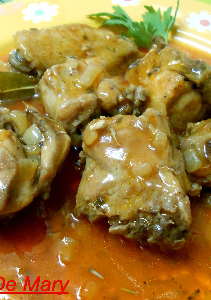 Una foto de POLLO AL VINO. 