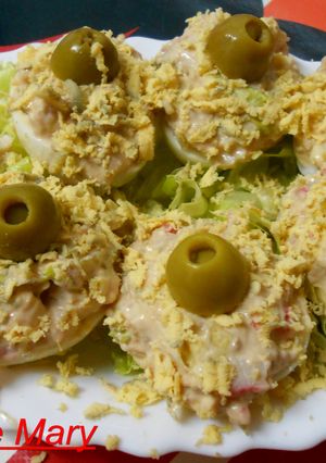 Una foto de Huevos rellenos de atún y surimi