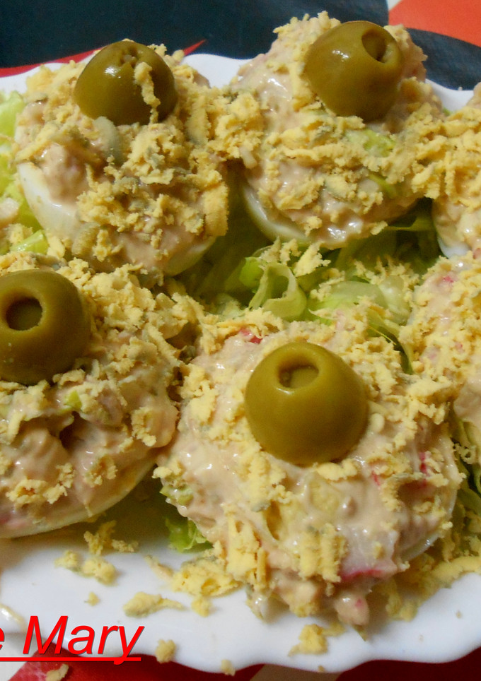 Una foto de Huevos rellenos de atún y surimi