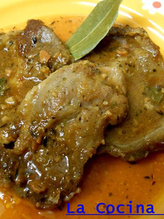 Una foto de Chuletas en salsa de almendras