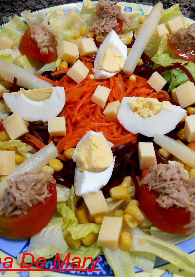 Una foto de Ensalada mediterránea