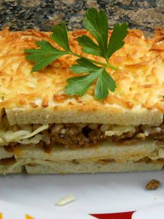 Una foto de Pastel de carne con pan de molde