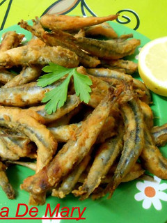 Una foto de Boquerones en adobo fritos