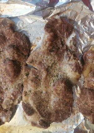 Una foto de Chuletas de cabezada de cerdo al horno 🥩