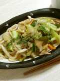 Quick and Light Japanese-Style Seafood Yaki Udon (10 Minutes)