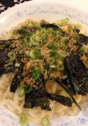 A picture of Easy! Natto Udon with Frozen Udon Noodles.