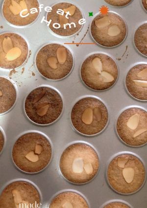 รูปของ Keto almond tuiles