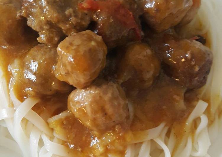 Cara mudah meracik Meatballs in Selat Solo sauce Lezat