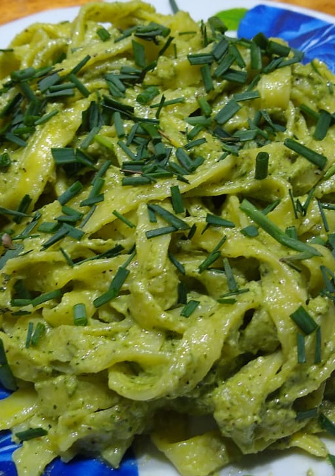 Una foto de Fideos caseros en pesto, menos aceite, más sabor