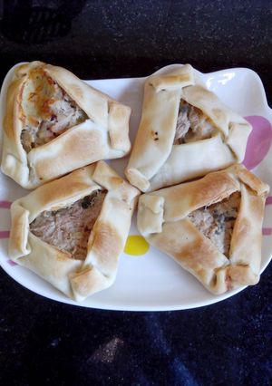 Una foto de Empanaditas triángulares de atún