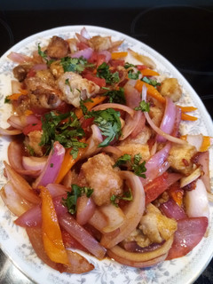 Una foto de Lomo Saltado de Pescado #Saludable #Omega 3