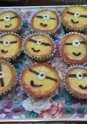 Una foto de Cupcakes de minions 😊