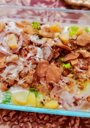 A picture of Street style dahi pulki chaat.
