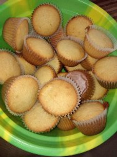 A picture of My plain vanilla cupcake.