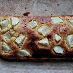 A picture of Apple Bread.