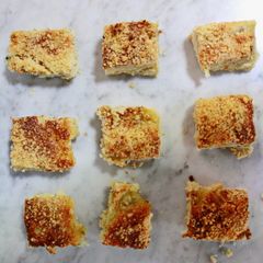 A picture of Kiwi Crumble Bars.