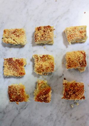A picture of Kiwi Crumble Bars.