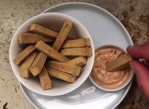 Una foto de Tofu fries