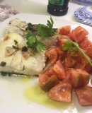 Merluza al ajillo estilo dieta Mediterránea